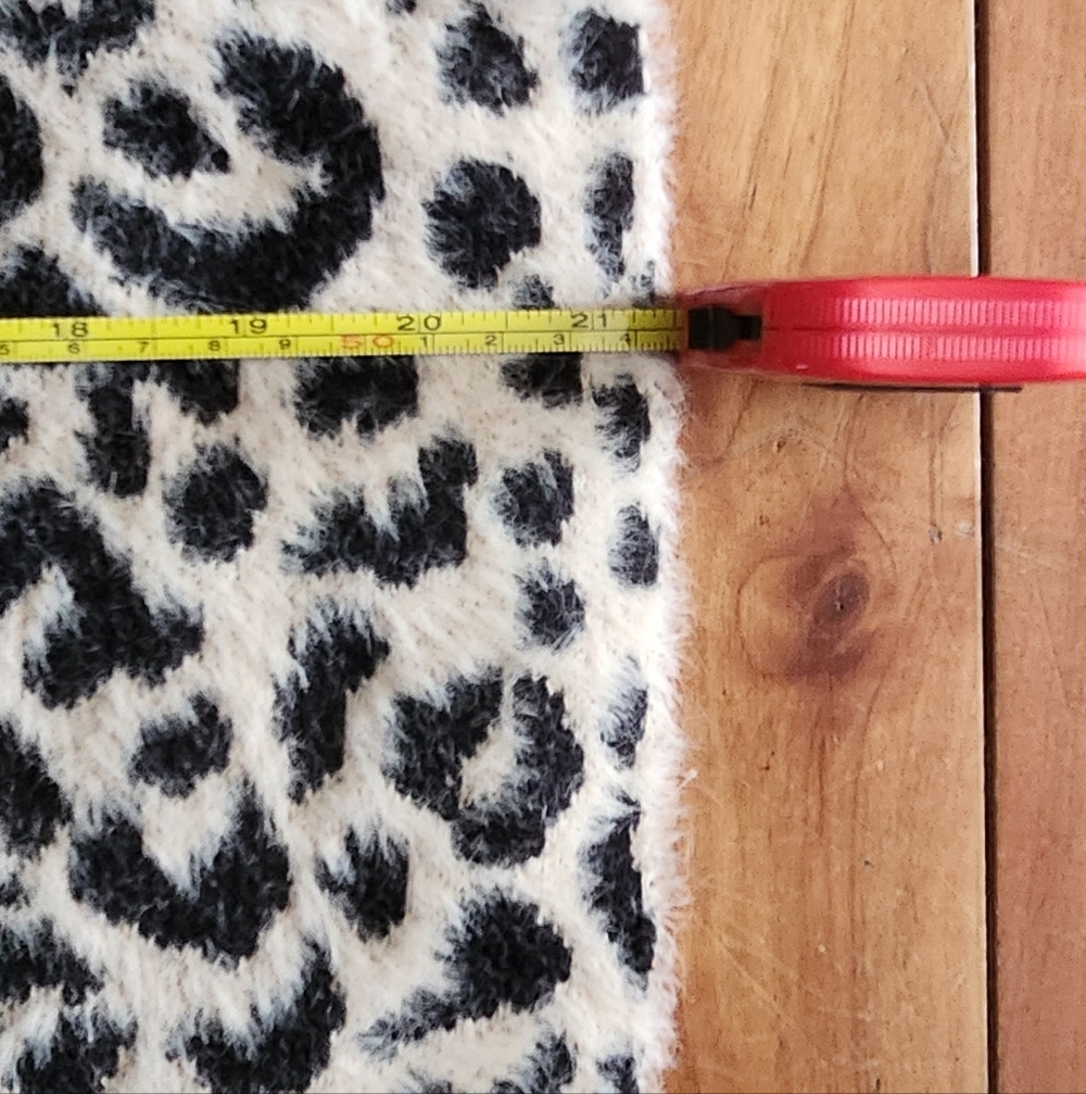 Black and Tan Leopard Print Sweater - Picture 3 of 4